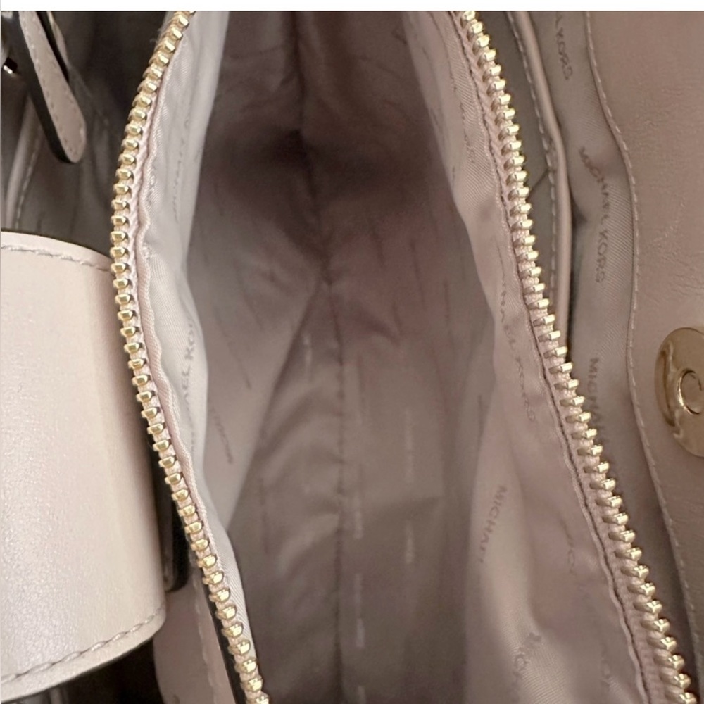Michael Kors Satchel NWOT! - Picture 13 of 15